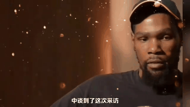 关于詹姆斯返回球员通道狂亲队友母亲，随后一路小跑回更衣室的信息