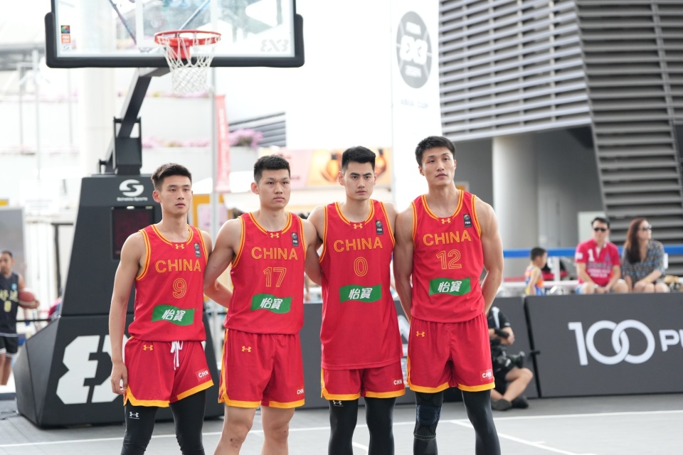 包含FIBA三篮官方晒精彩瞬间：这里是禁飞区，吴星锐献上空中封盖的词条