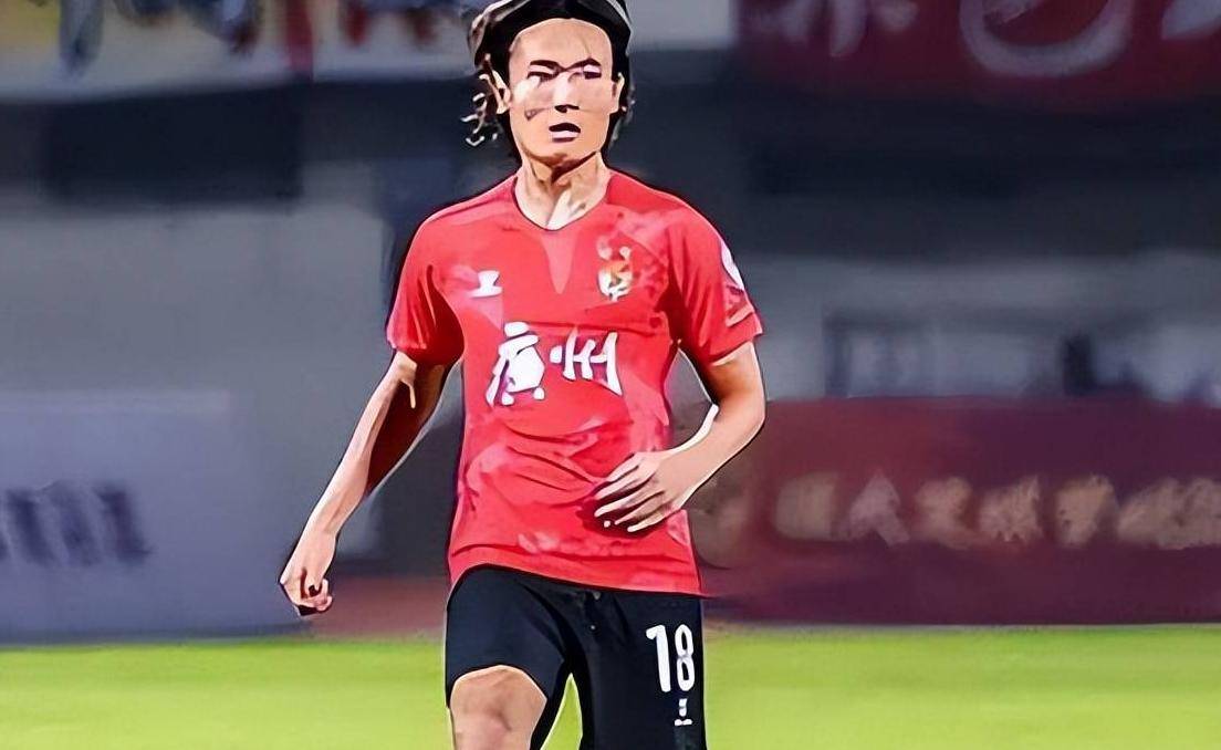 东亚杯国足应该不会使用很多年轻球员，关键的中场还是没好的新人的简单介绍