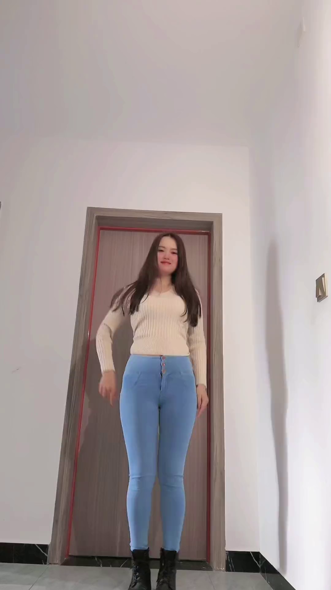 九游娱乐官网-江苏啦啦队分享日常：听说你们更爱抽象的美女